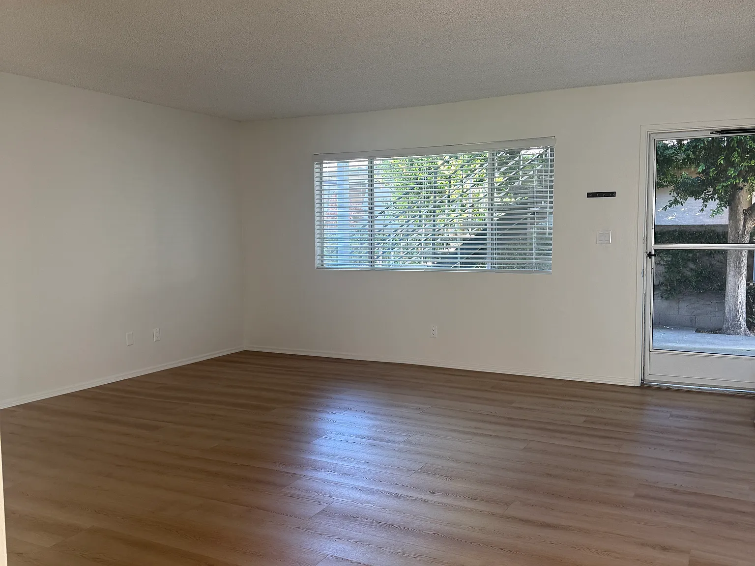 2 bed, 800 sqft, $2,650 — Photo 3