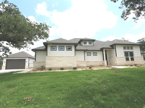 120 Timber Heights, La Vernia, TX 78121