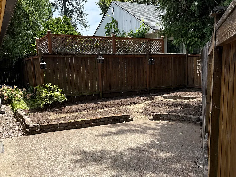 2088 Shiloh St — Photo 17