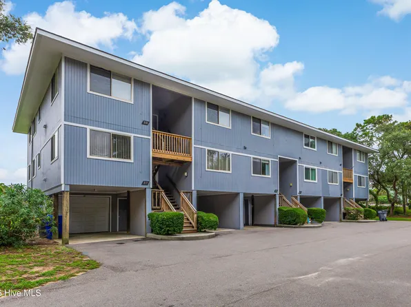 37 Bunker Court, Caswell Beach, NC 28465