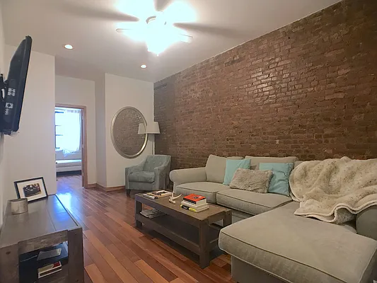 Rented by Compass | media 7