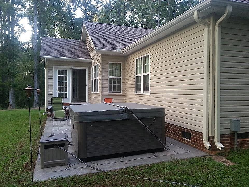2nd image of 7059 Oak Rd