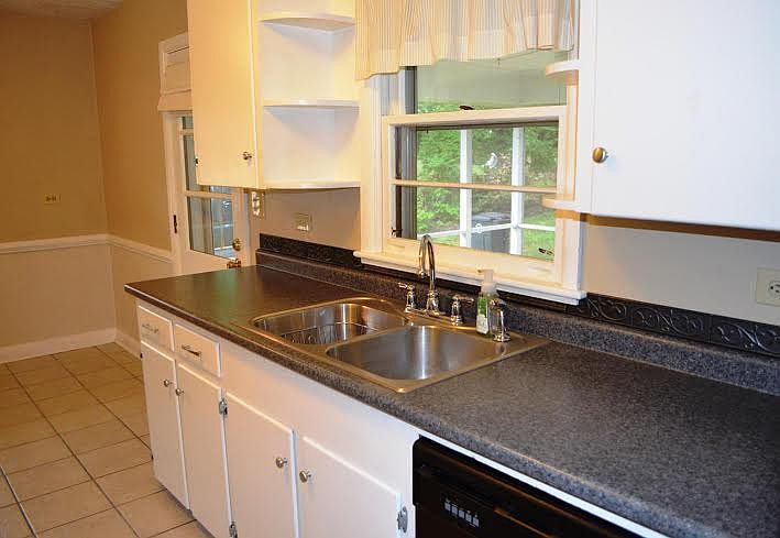 2nd image of 4608 Oakdale Dr