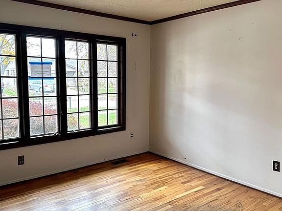 4th image of 22436 Cranbrook Dr