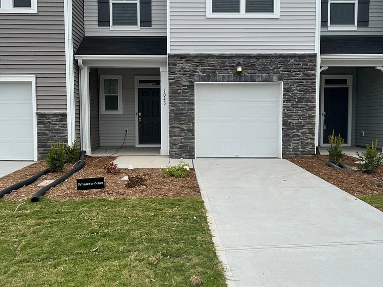 1043 Gemma Dr — Photo 1