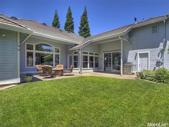 3rd image of 2694 Carnelian Cir