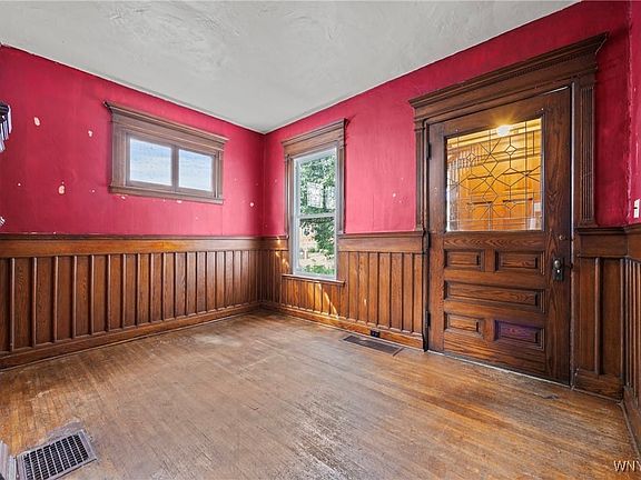 5th image of 723 W Delavan Ave #S