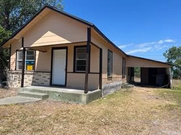 235 Orange St, Mathis, TX 78368