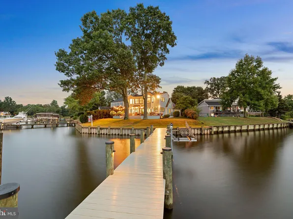 1909 Surf Cir, Pasadena, MD 21122