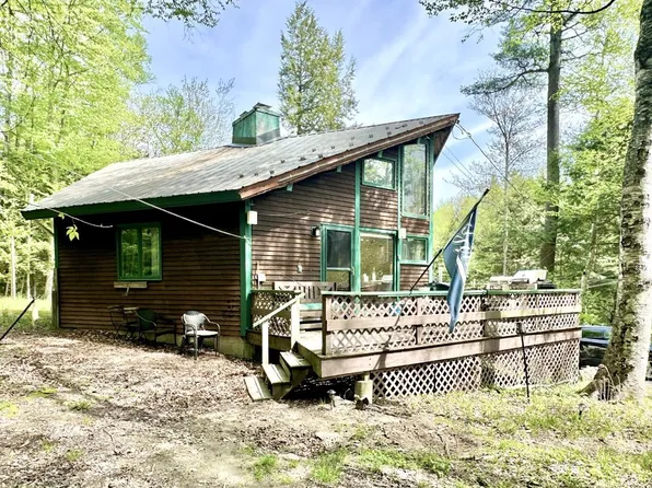 4 Sam Hall Drive, Plymouth, NH 03264