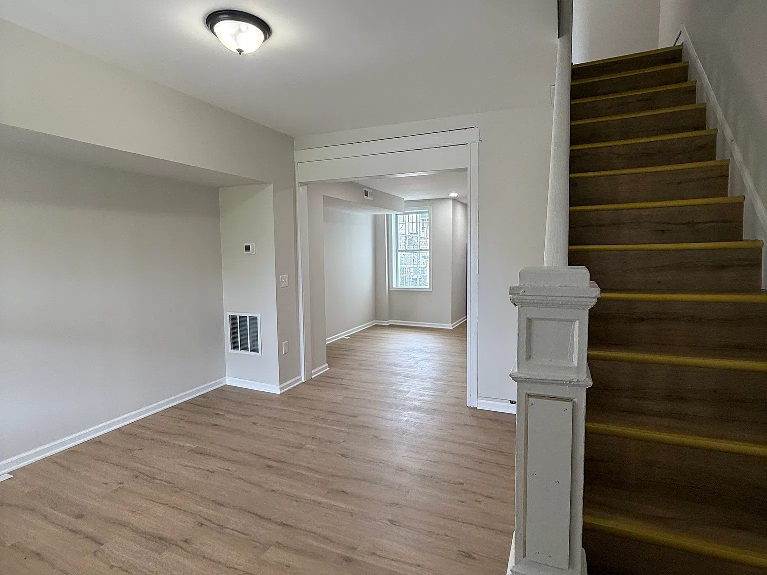 2 bed, 960 sqft, $1,995 — Photo 3