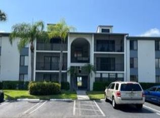 1015 Green Pine Blvd APT G2, West Palm Beach, FL 33409
