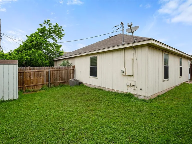 1225 Orchard Park Cir — Photo 24
