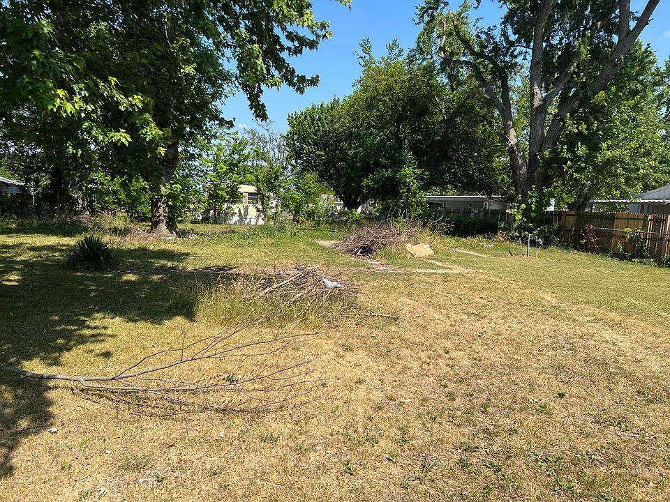 2nd image of 881 Seminole Dr