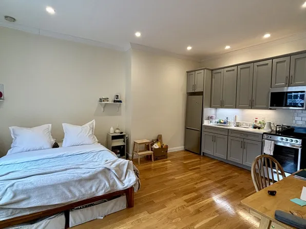 903 Beacon St #2A, Boston, MA 02215