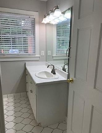 5th image of 101 Ashley Ave