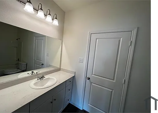 1230 Lambert Dr #L — Photo 15