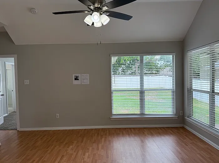413 Hilltop Dr — Photo 14