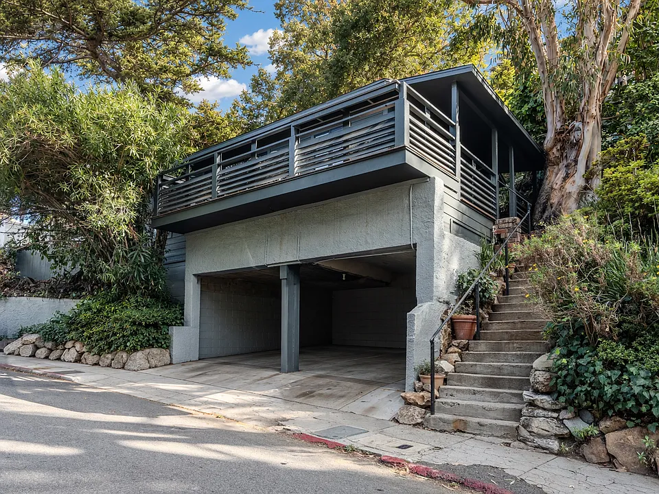 416 Mesa Rd