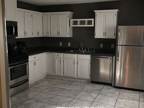 Kitchen. Appliances included