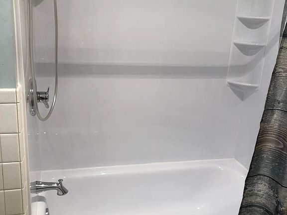 Shower/Tub by BathFitter