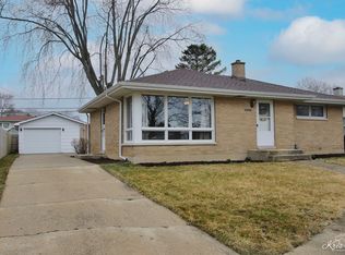 2116 Walnut St, Waukegan, IL 60087