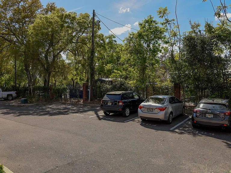 20 SW 6th St #1-204 — Photo 4