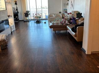 6833 N Kedzie Ave APT 715, Chicago, IL 60645