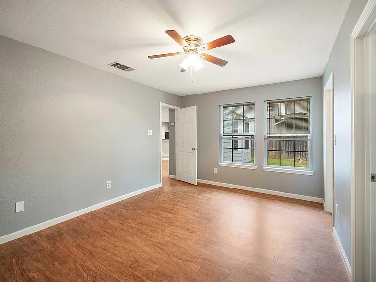 16336 Edgemere Dr — Photo 10