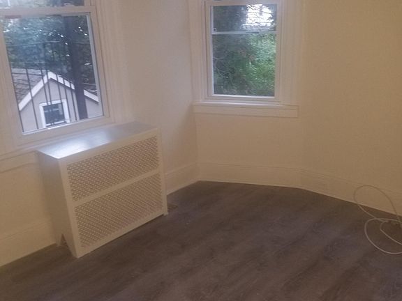 2nd image of 480 S 10th Ave