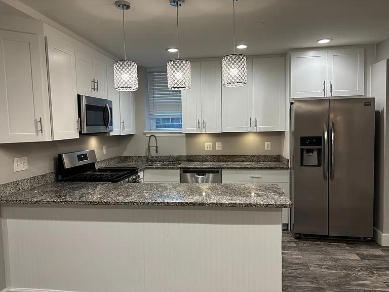 1445 Oak St NW — Photo 6