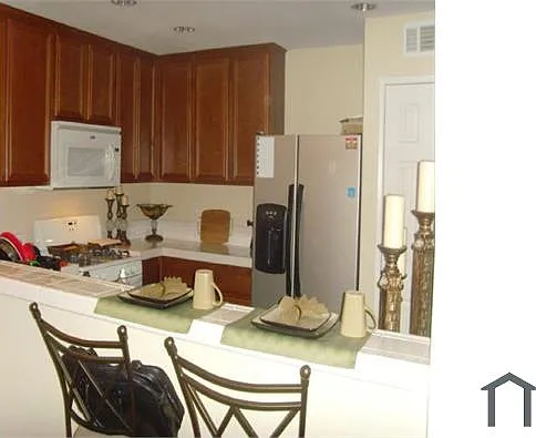 25816 Iris Ave — Photo 6