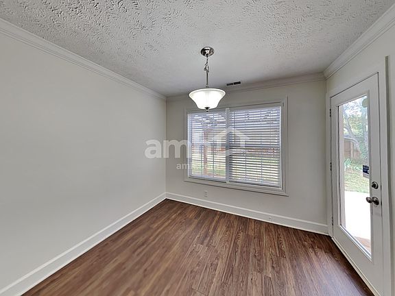 4th image of 1725 Kinsale Ave