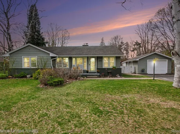 6912 Cheddar Valley Dr, Brighton, MI 48116