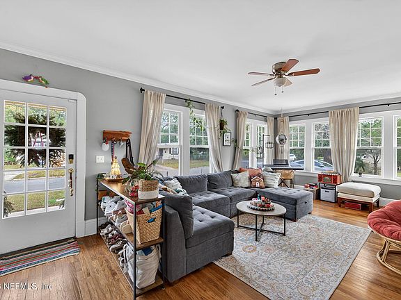 2nd image of 3536 COLLEGE Place