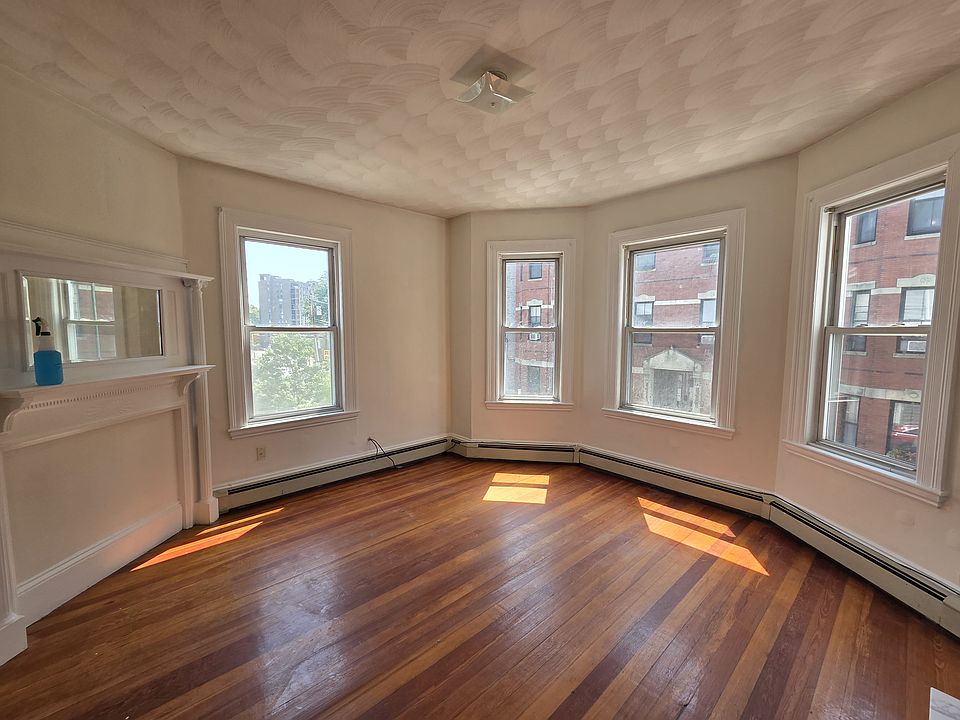 1st image of 77 Walnut St APT 3