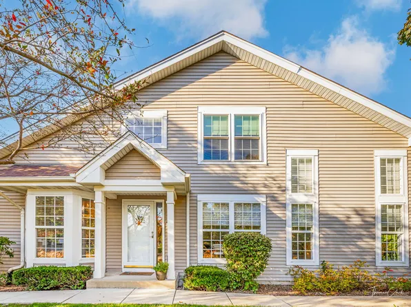 943 Willow St, Itasca, IL 60143