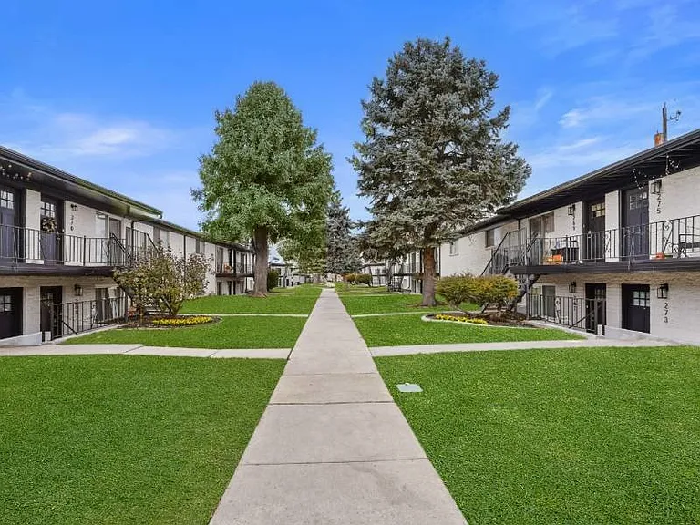 White Pines Apts — Photo 1