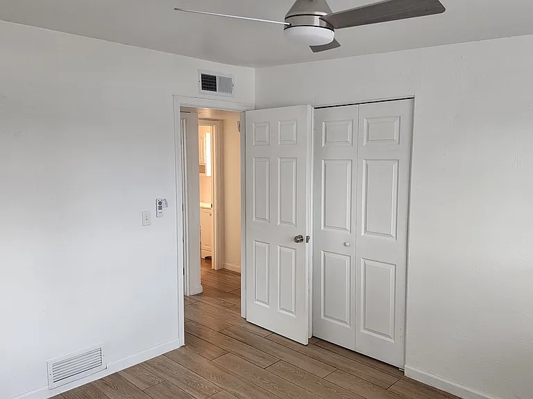 Bedroom 2 entry