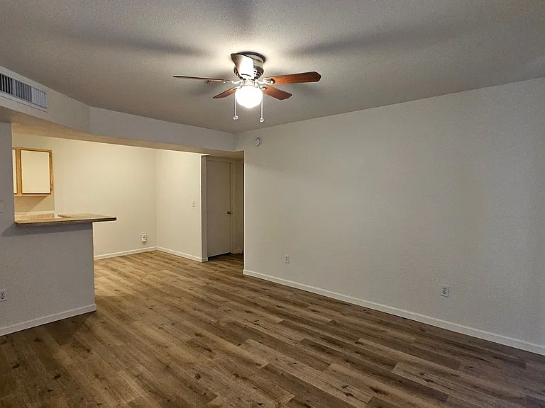 1385 W University Ave #7151 — Photo 6
