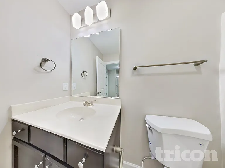 685 Century Dr — Photo 17