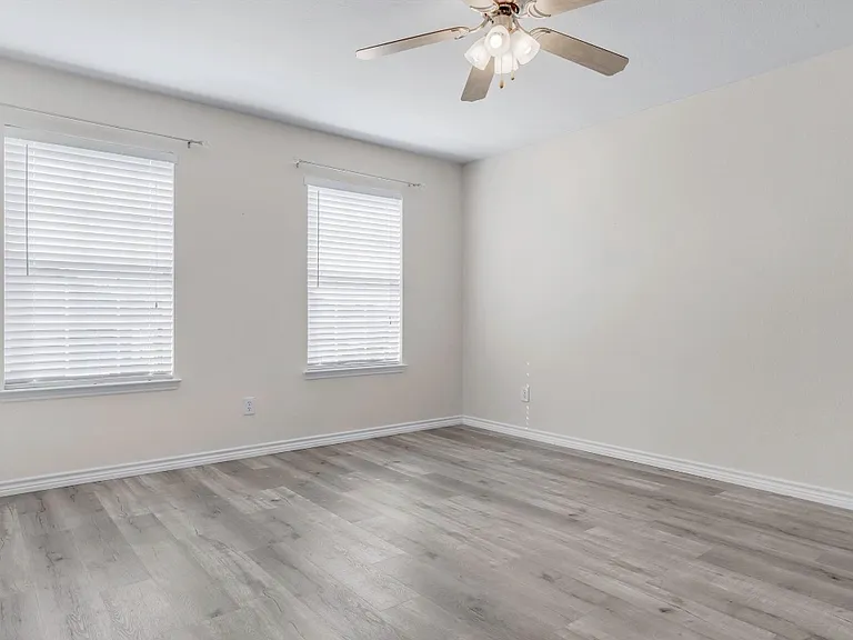 1905 Corriander Trl — Photo 13