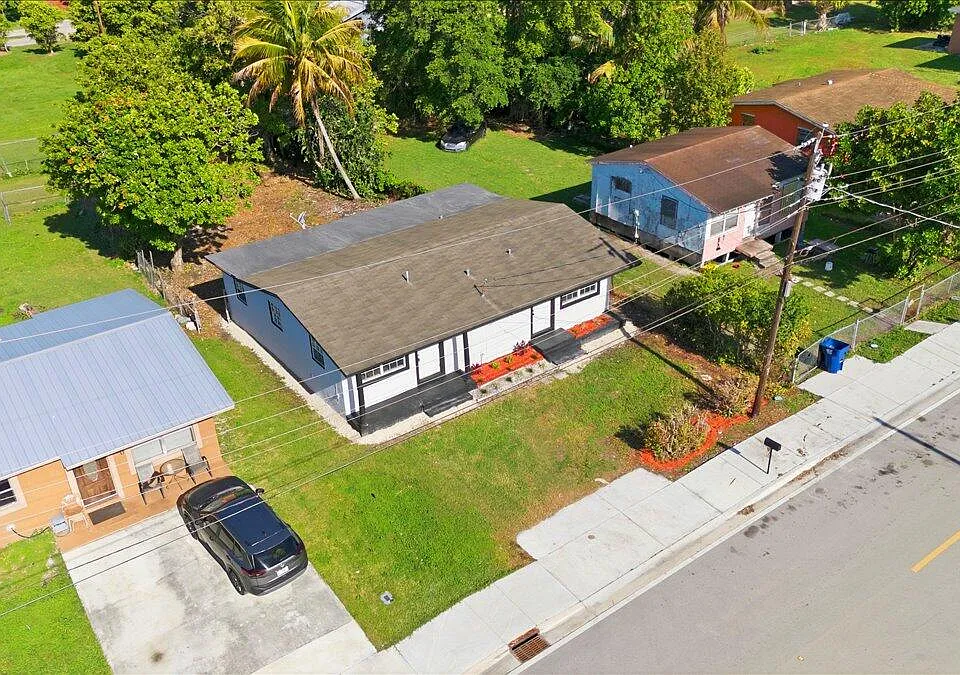 270 SW 10th Ave #1