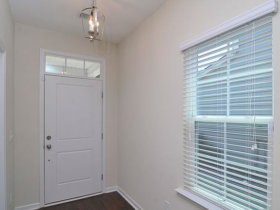 4th image of 429 Eastfair Dr