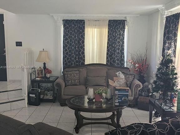 5th image of 950 SW 95th Ter