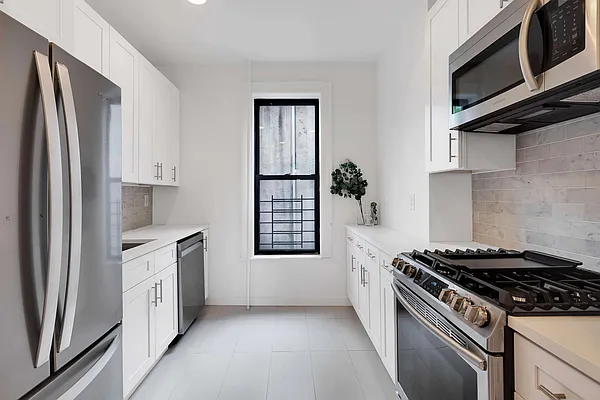 Rented by Compass | media 37