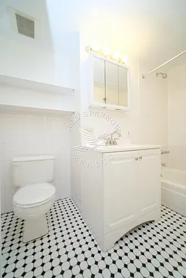 Rented by Red Sparrow Realty Group | media 39