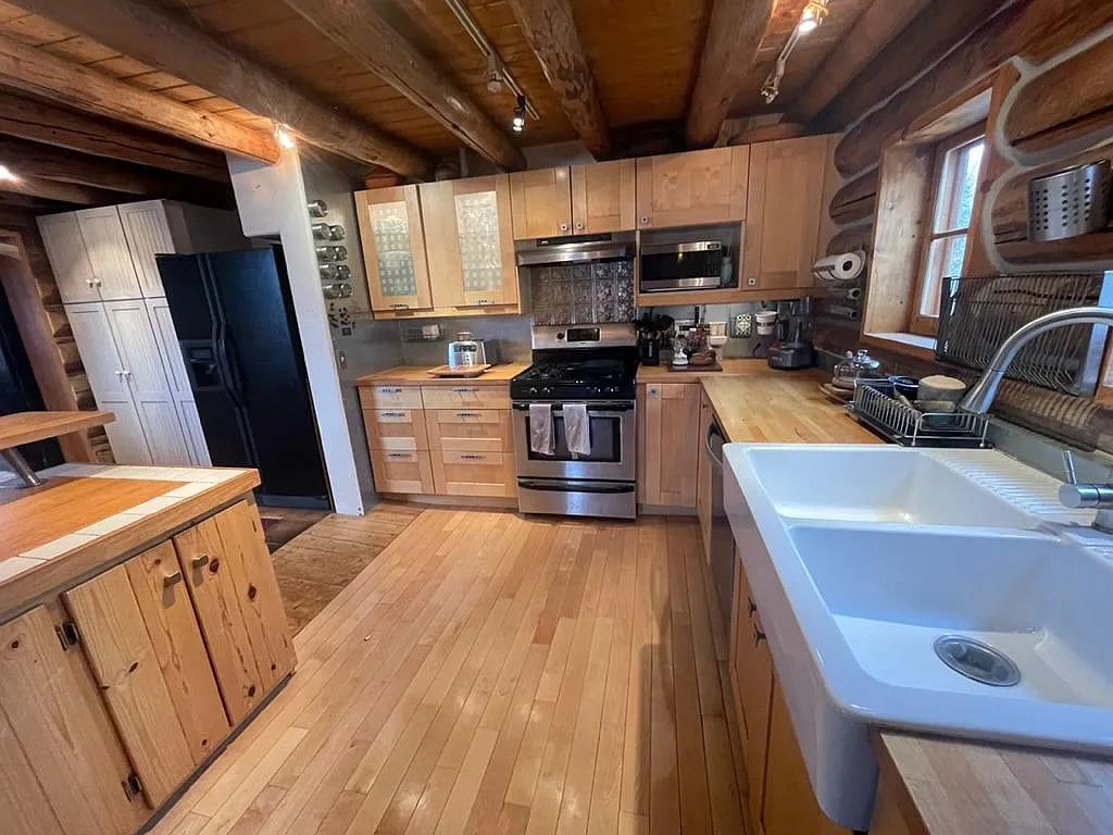3 bed, 2000 sqft, $12,000 — Photo 4