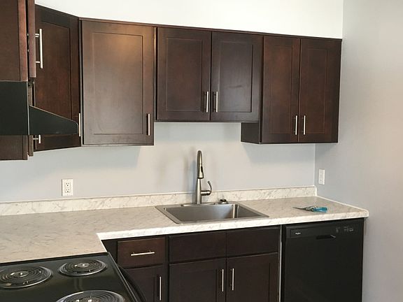 4th image of 625 Cleveland Ave S #207