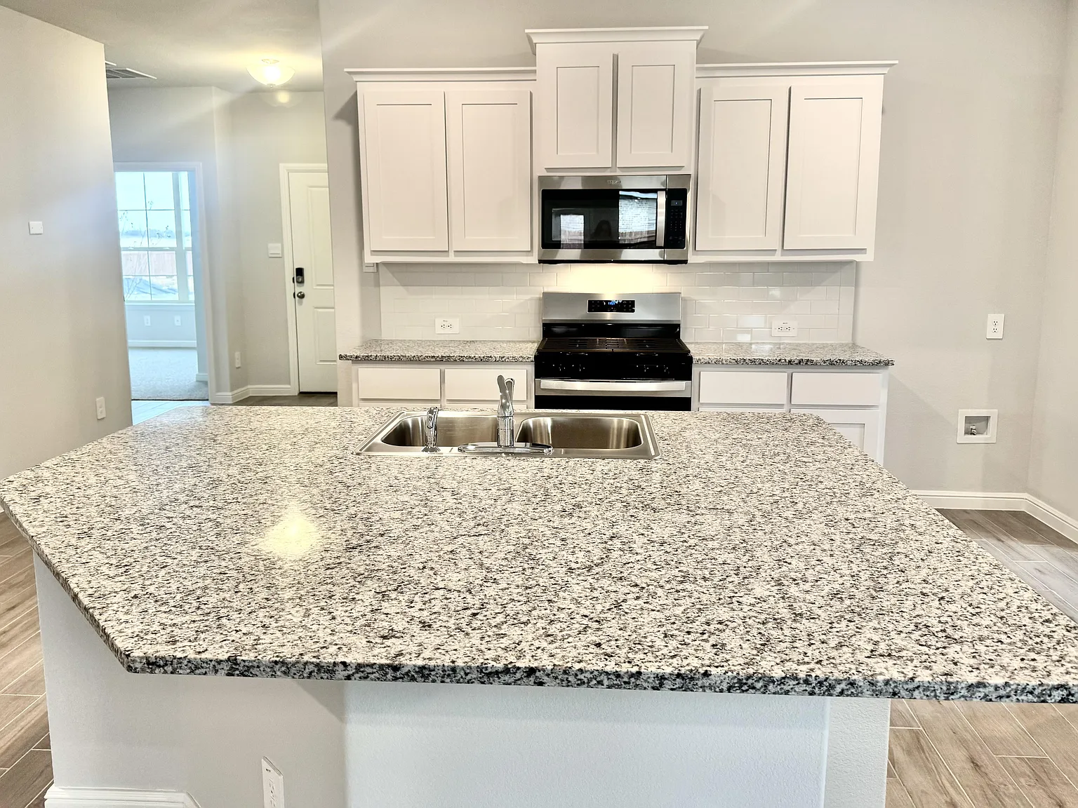 147 Bay Meadows Lane — Photo 4